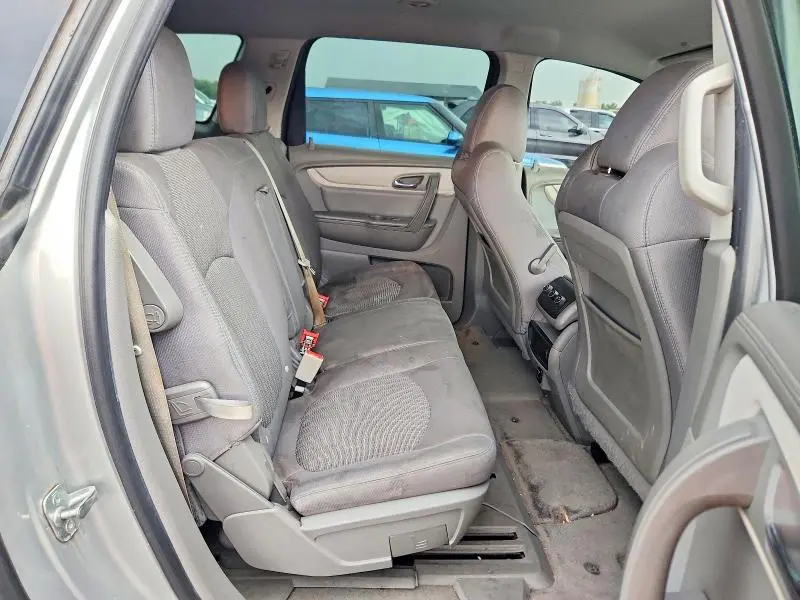 2015 CHEVROLET TRAVERSE LS  
