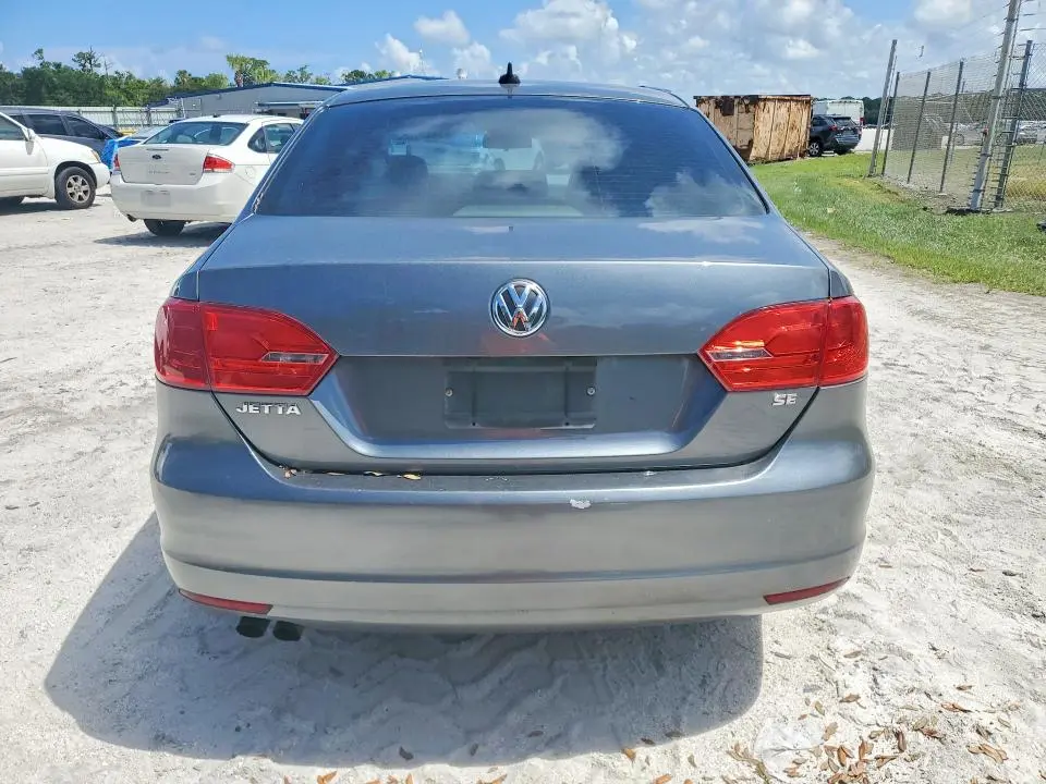2014 VOLKSWAGEN JETTA SE  