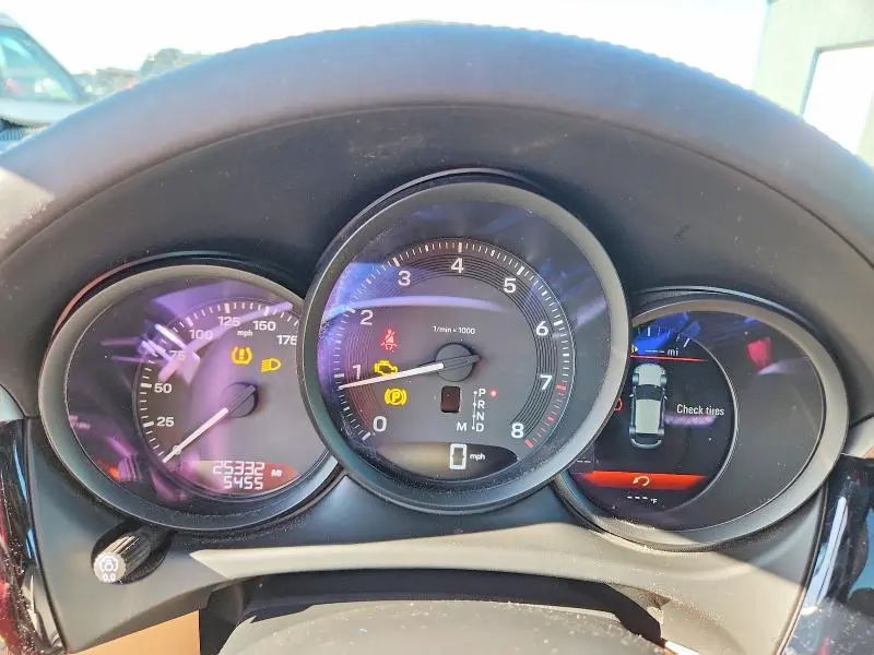 2023 PORSCHE MACAN BASE  