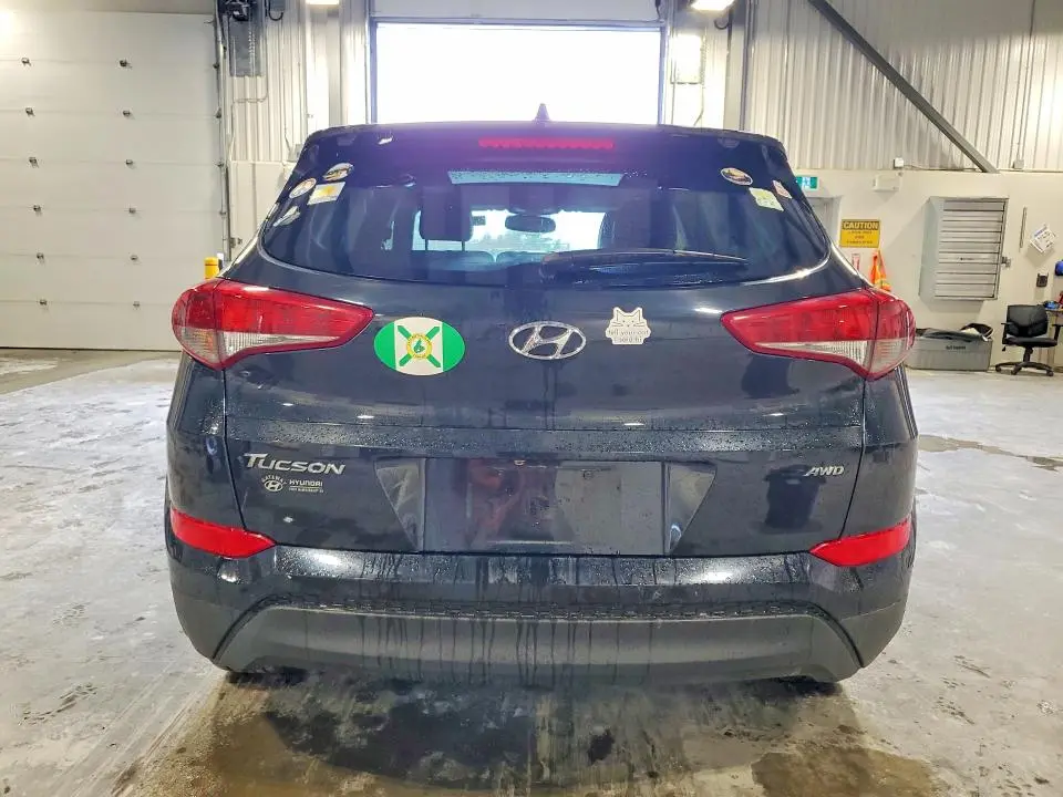 2016 HYUNDAI TUCSON SE  