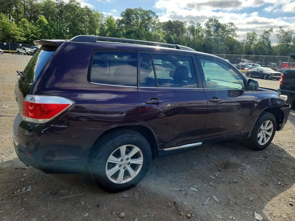 2012 TOYOTA HIGHLANDER SE  