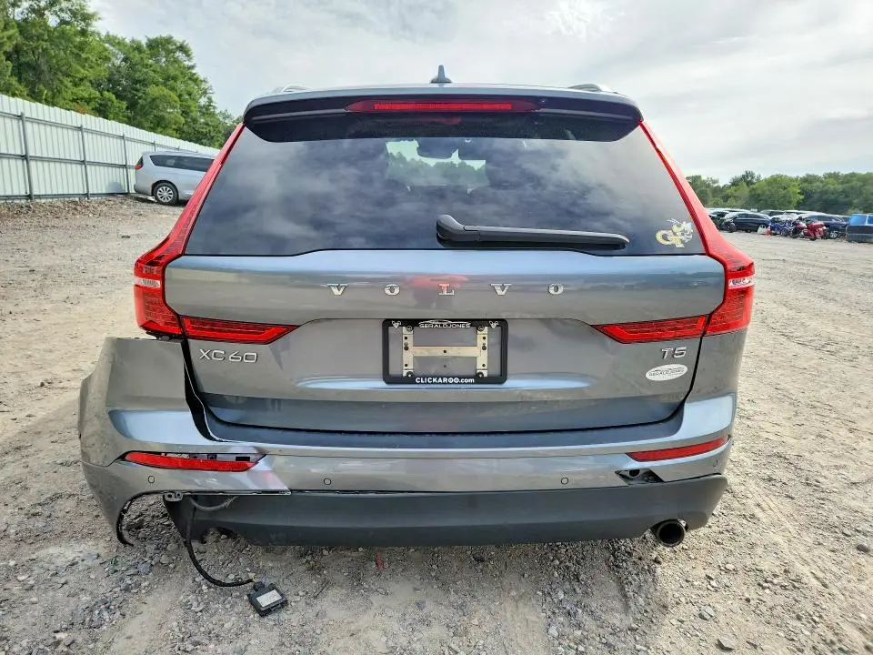 2021 VOLVO XC60 T5 MOMENTUM  