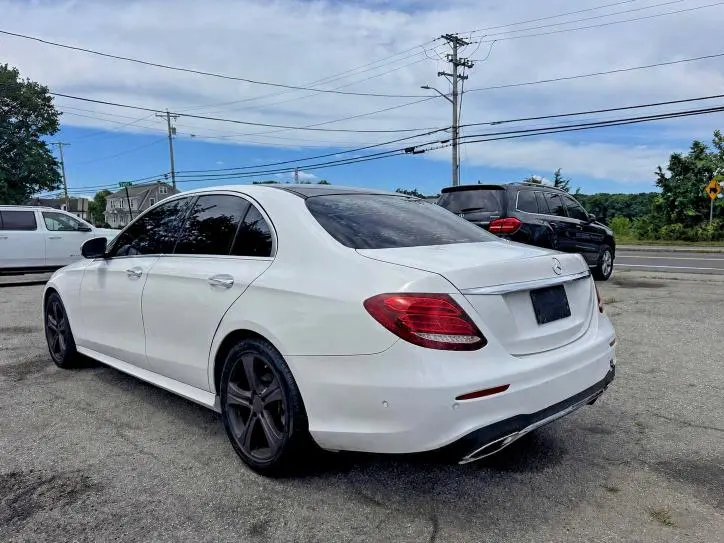 2018 MERCEDES-BENZ E 300  