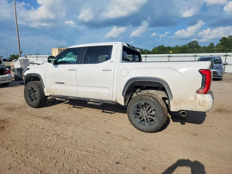 2025 TOYOTA TUNDRA SR5  