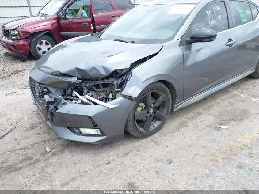 2021 NISSAN SENTRA SR XTRONIC CVT