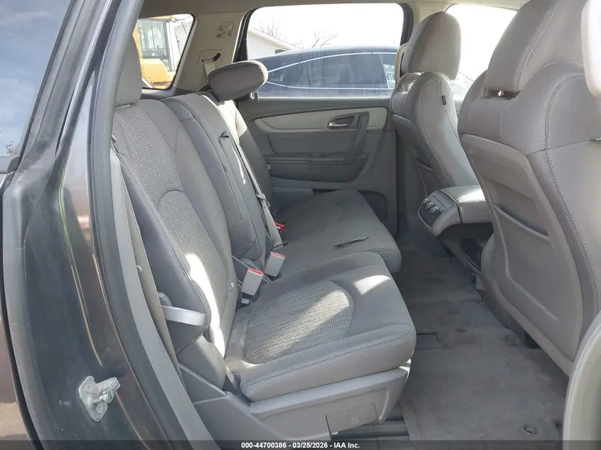 2016 CHEVROLET TRAVERSE LS