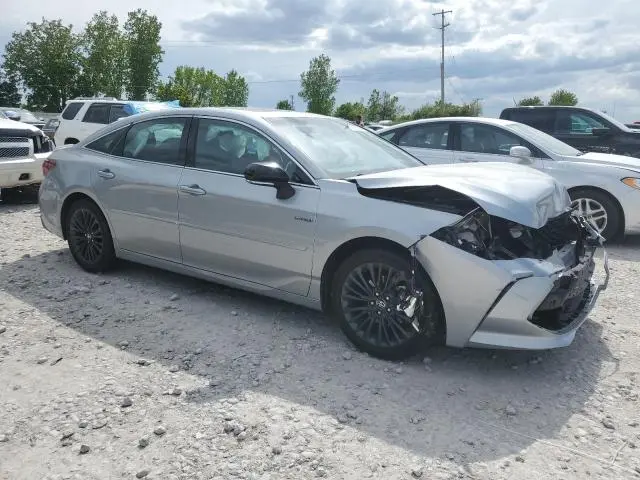 2021 TOYOTA AVALON XSE  