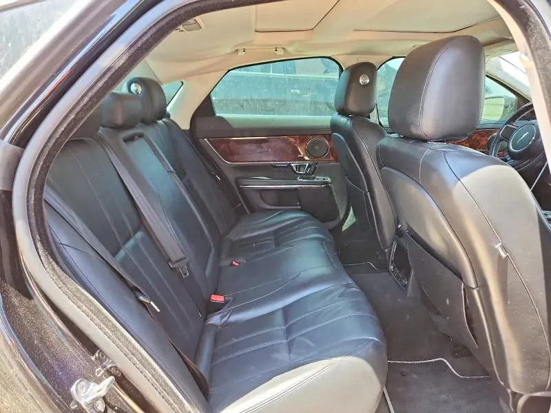 2015 JAGUAR XJ   