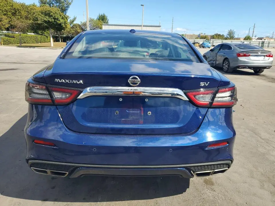 2021 NISSAN MAXIMA SV  