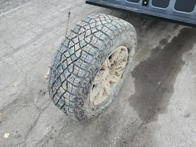 2024 GMC SIERRA K1500 AT4  