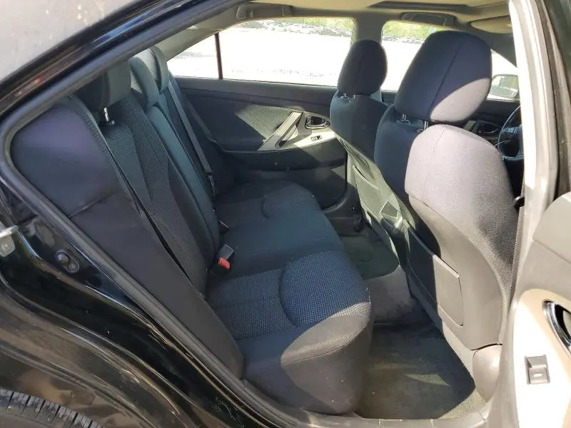 2011 TOYOTA CAMRY SE  