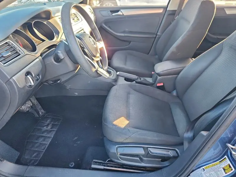 2015 VOLKSWAGEN JETTA SE  