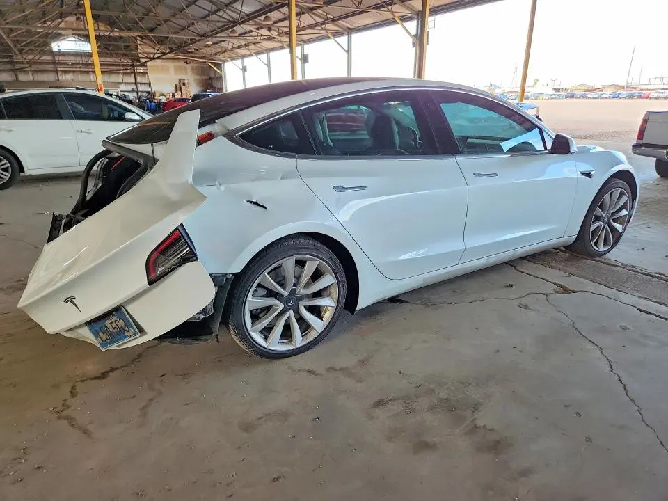 2018 TESLA MODEL 3   