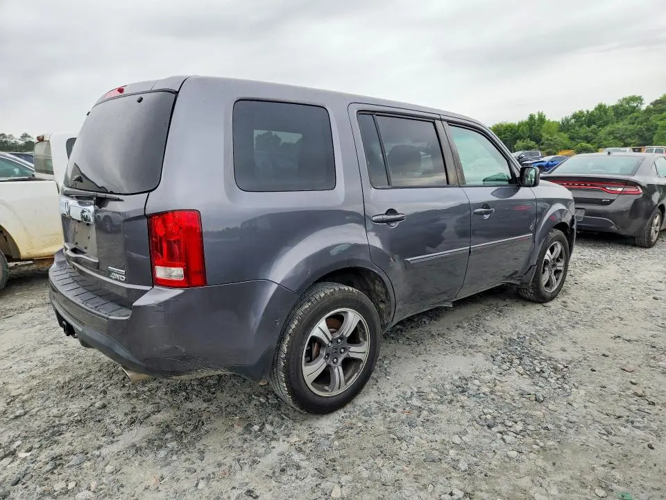2015 HONDA PILOT SE  