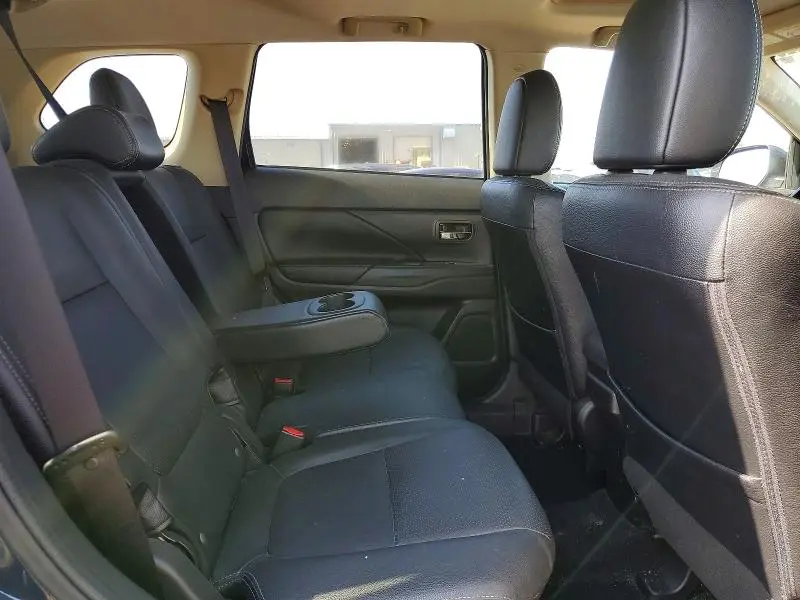 2016 MITSUBISHI OUTLANDER SE  