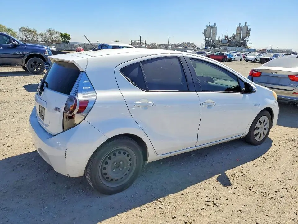 2013 TOYOTA PRIUS C THREE  