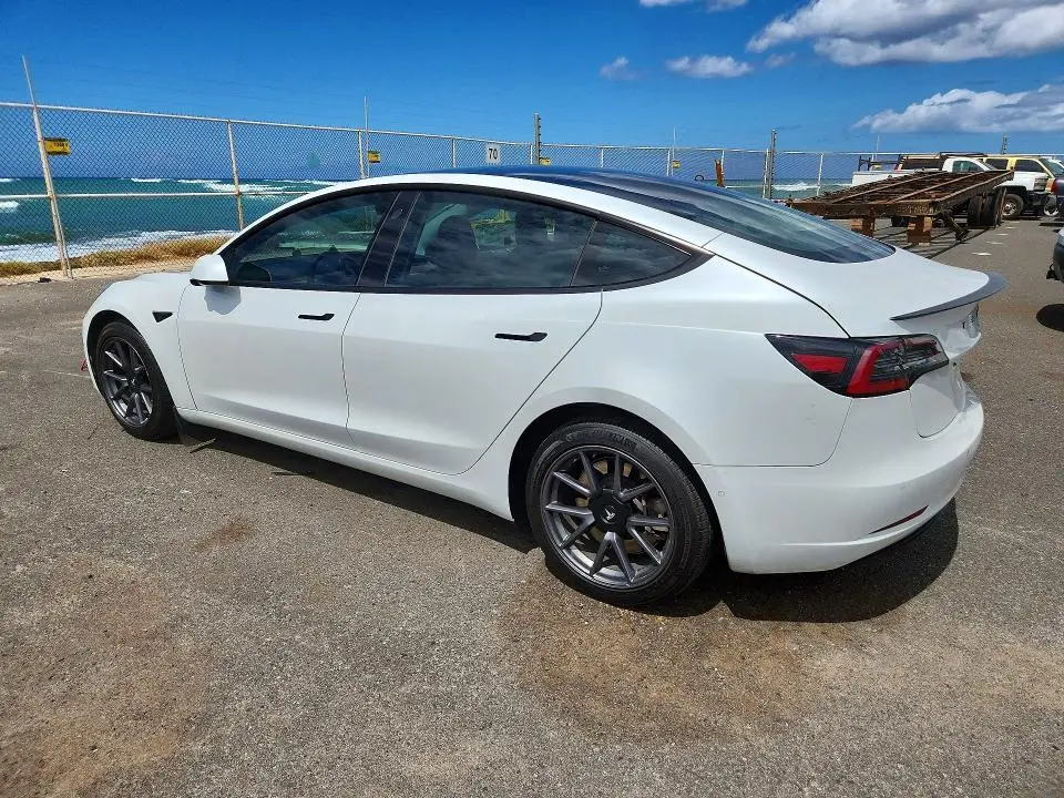 2021 TESLA MODEL 3   