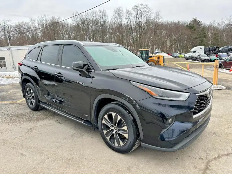 2021 TOYOTA HIGHLANDER HYBRID XLE  