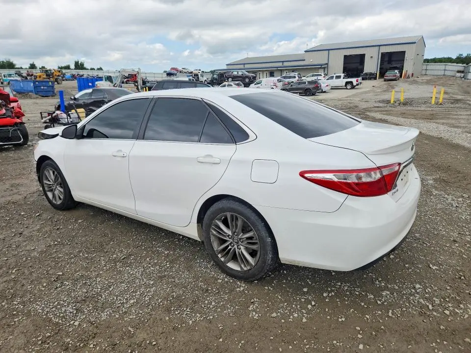 2017 TOYOTA CAMRY SE  