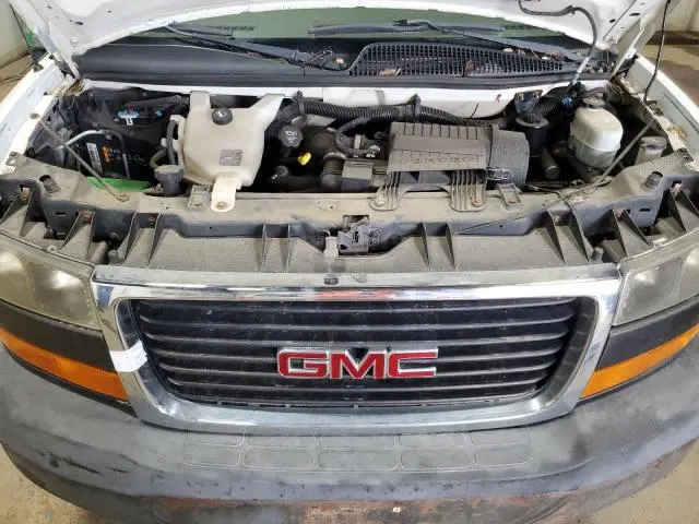 2011 GMC SAVANA G1500 LT  