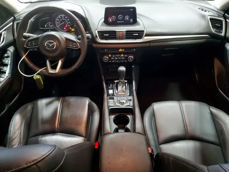 2018 MAZDA 3 TOURING  