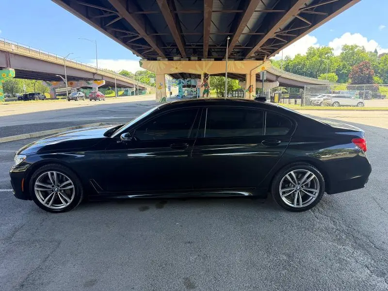 2019 BMW 750 XI  