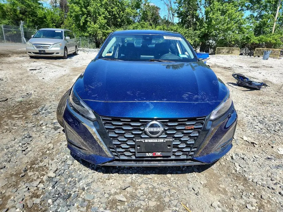 2023 NISSAN ALTIMA SR  