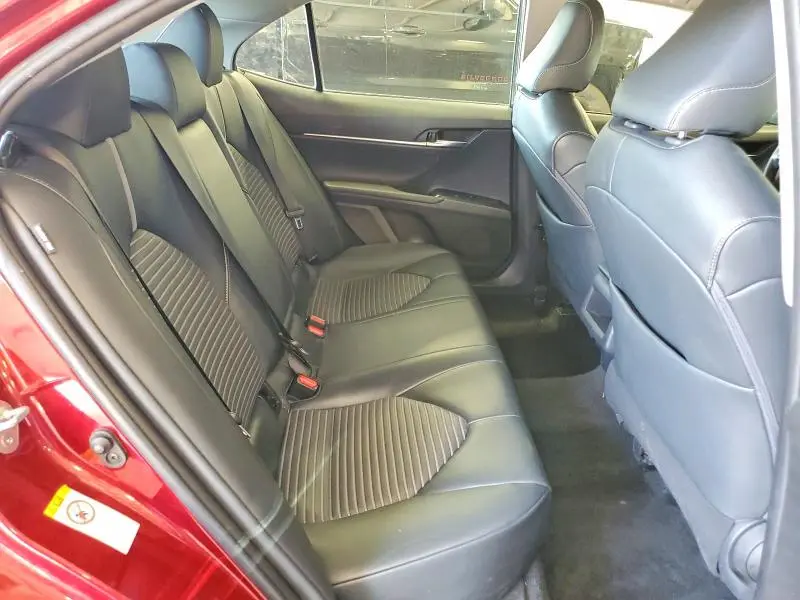 2018 TOYOTA CAMRY SE  