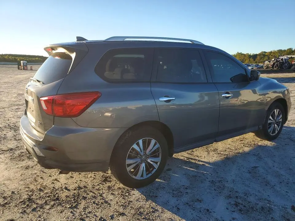 2019 NISSAN PATHFINDER SV  