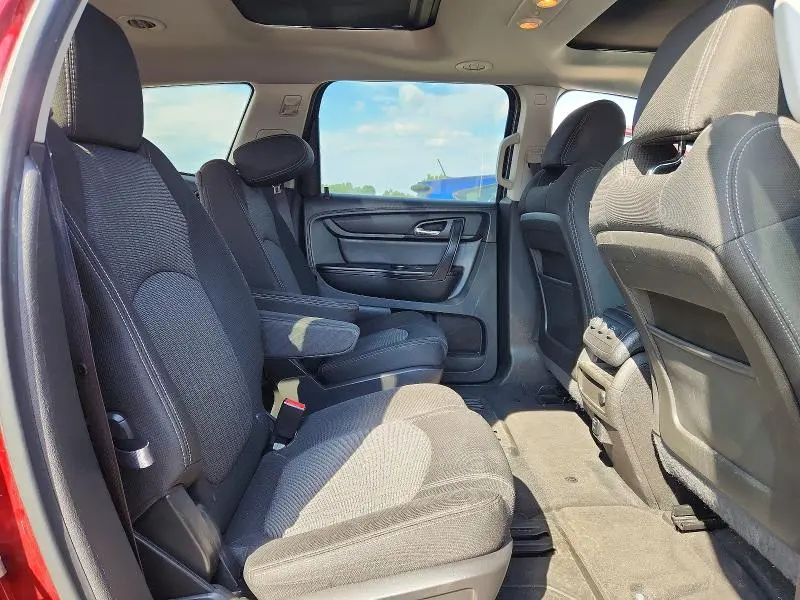 2015 CHEVROLET TRAVERSE LT  