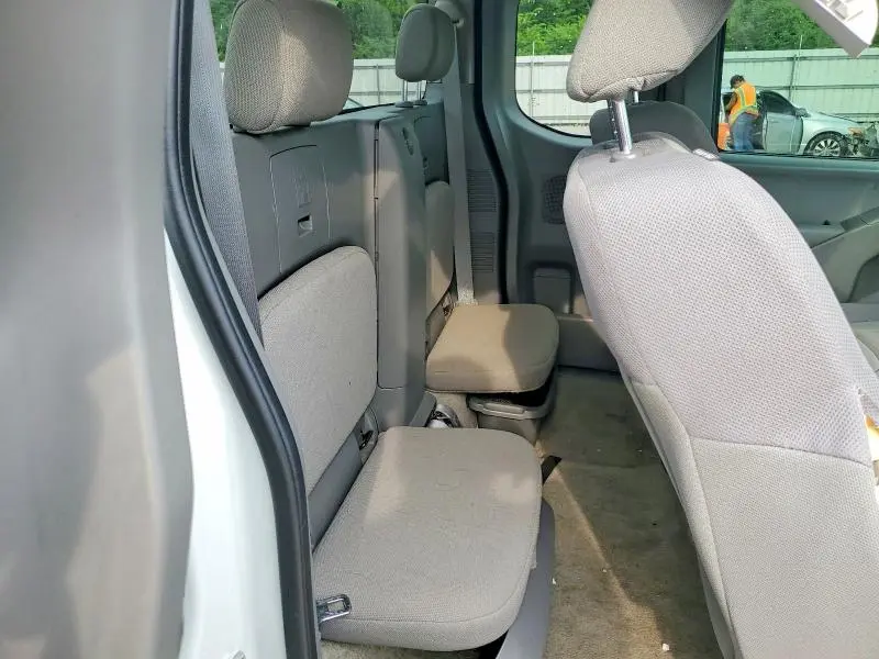 2017 NISSAN FRONTIER S  