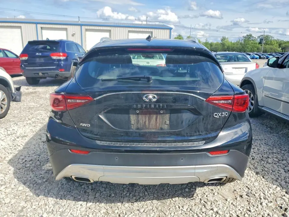 2017 INFINITI QX30 PREMIUM  