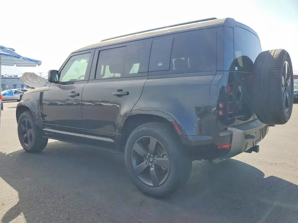 2022 LAND ROVER DEFENDER 110 X-DYNAMIC SE  