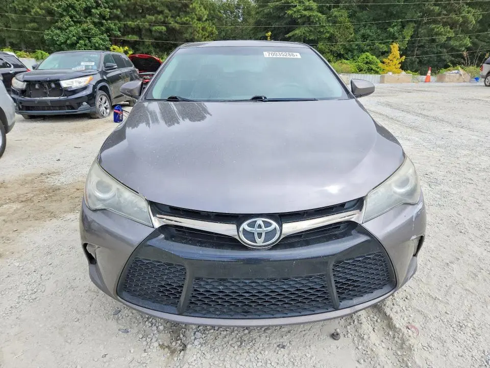 2017 TOYOTA CAMRY SE  