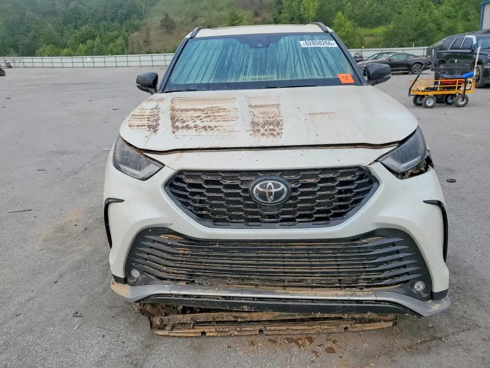 2021 TOYOTA HIGHLANDER XSE  