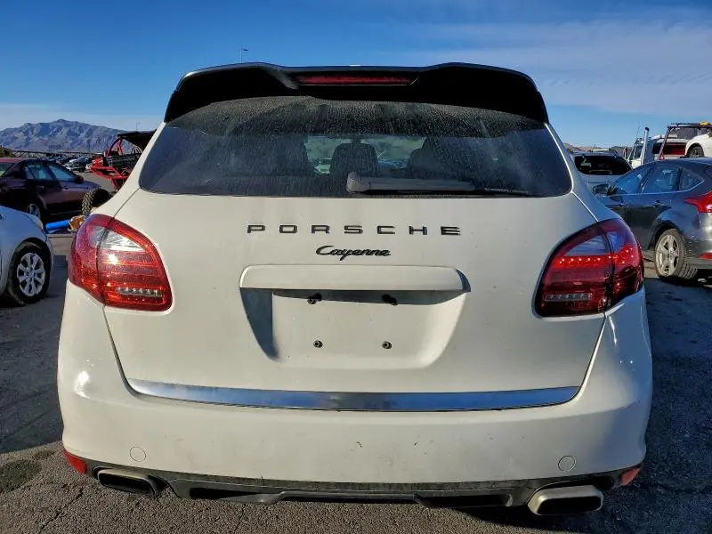 2011 PORSCHE CAYENNE   