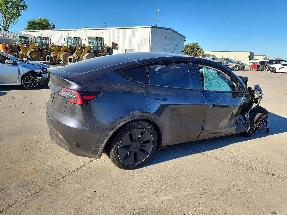 2025 TESLA MODEL Y   