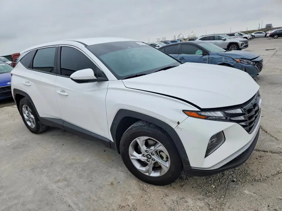 2024 HYUNDAI TUCSON SE  