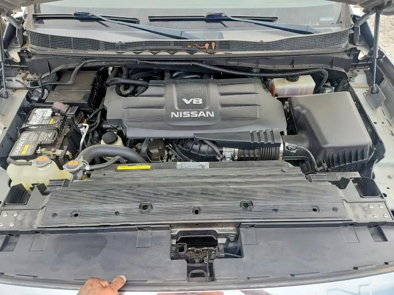 2017 NISSAN TITAN SV  