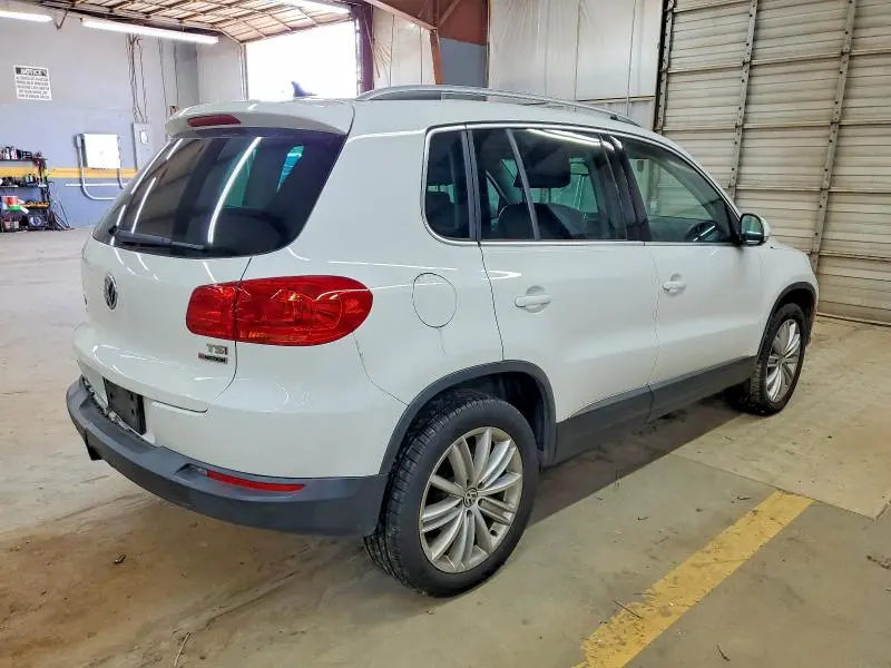 2016 VOLKSWAGEN TIGUAN S  