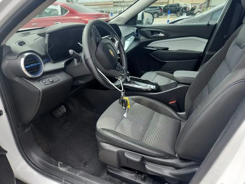 2025 CHEVROLET TRAX 1LT  