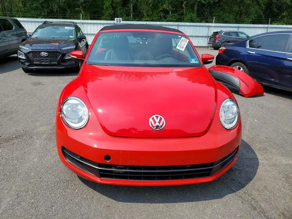 2016 VOLKSWAGEN BEETLE S/SE  