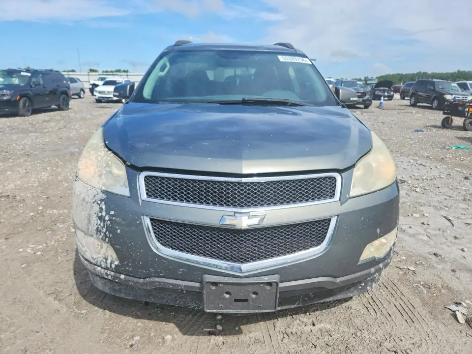 2011 CHEVROLET TRAVERSE LT  