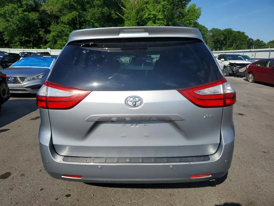 2017 TOYOTA SIENNA XLE 8-PASSENGER  