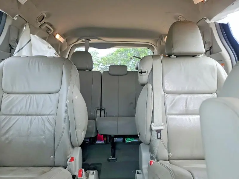 2016 TOYOTA SIENNA XLE PREMIUM 8-PASSENGER  