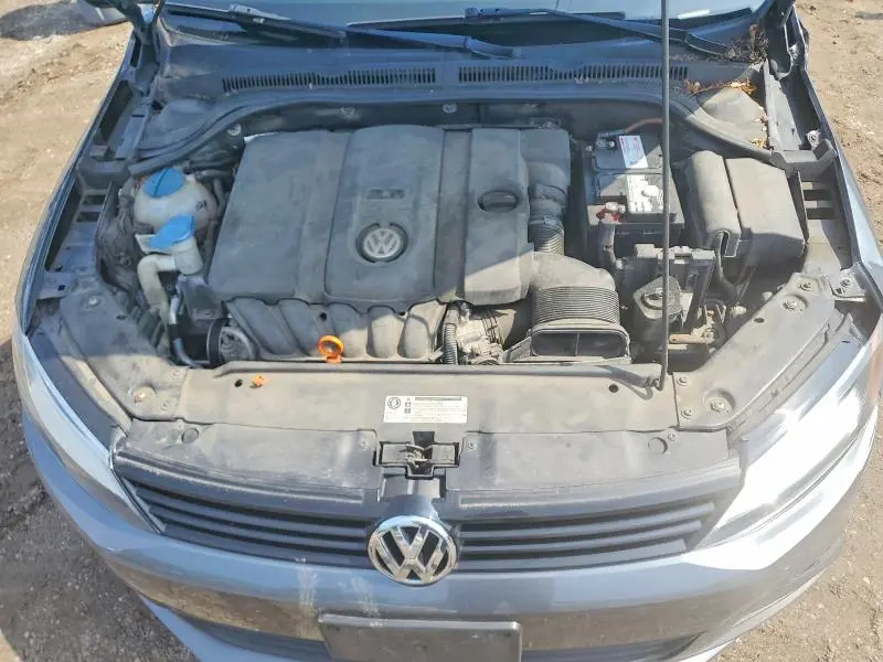 2011 VOLKSWAGEN JETTA SE  