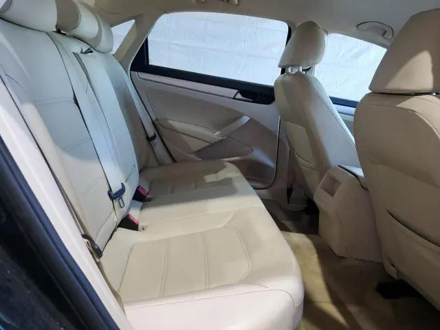 2012 VOLKSWAGEN PASSAT SE