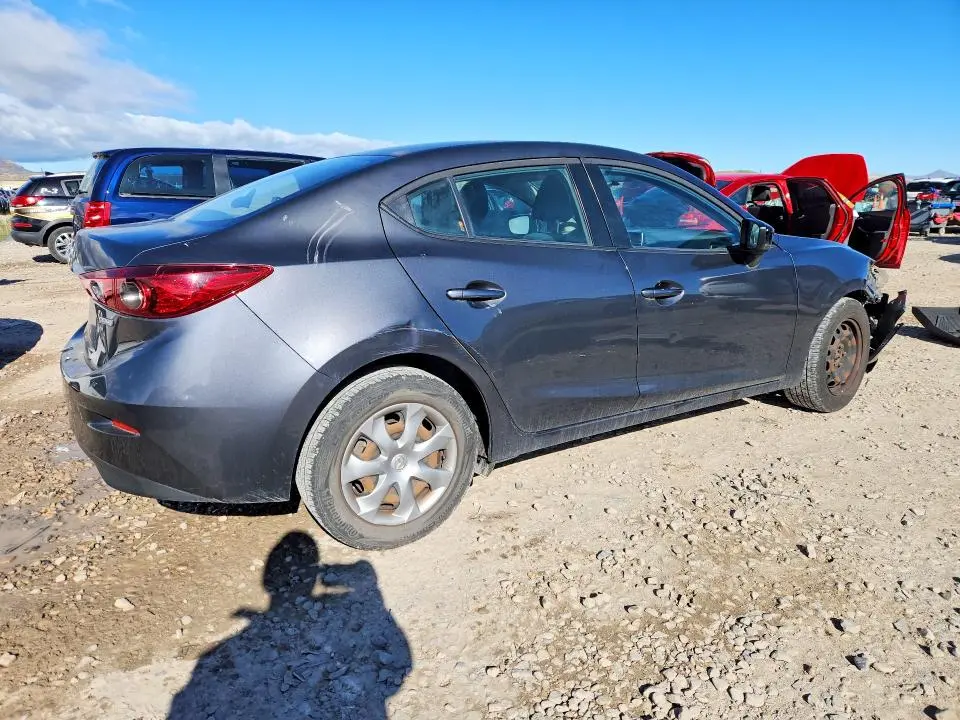 2015 MAZDA 3 SV  