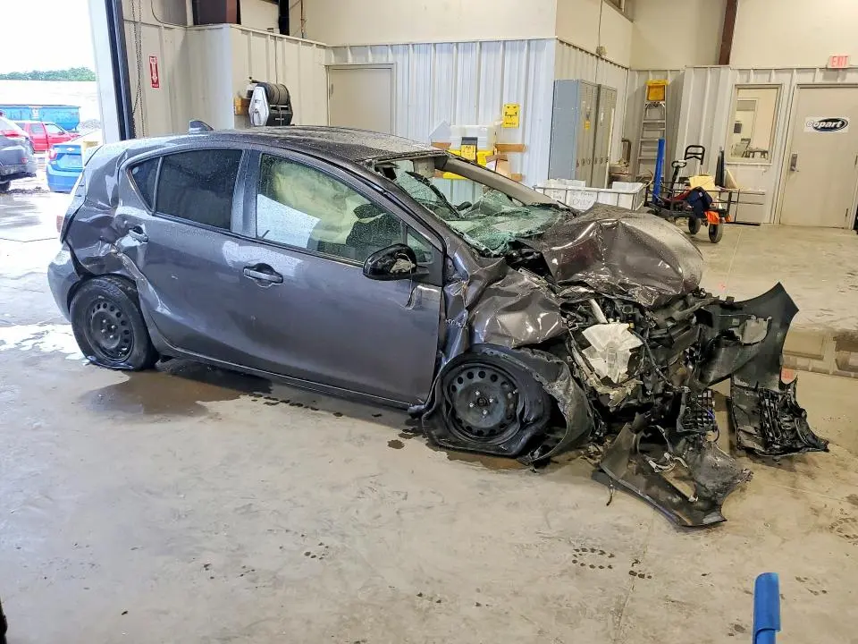 2015 TOYOTA PRIUS C TWO  
