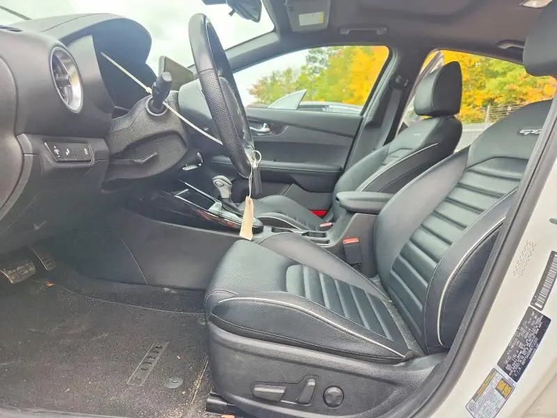 2022 KIA FORTE GT LINE  